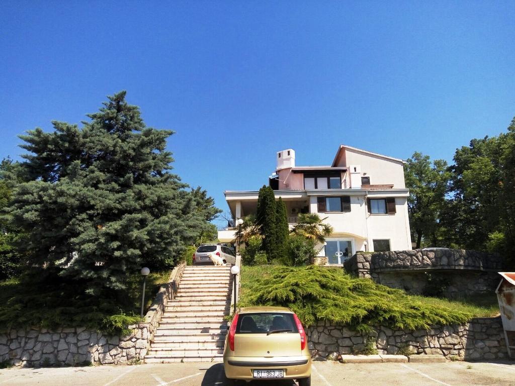 Apartment&Room Romano Matulji Esterno foto