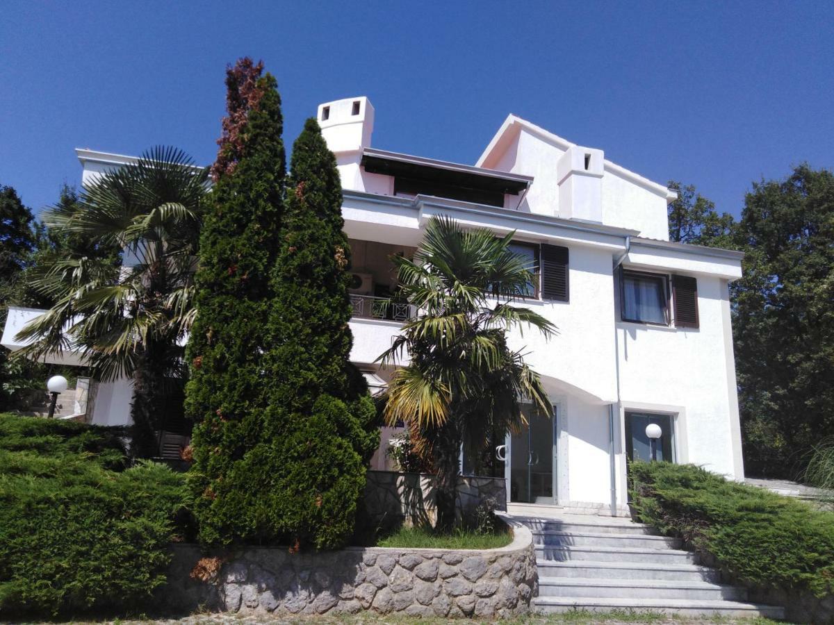 Apartment&Room Romano Matulji Esterno foto